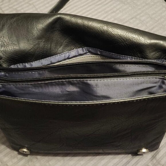 S-Q Lila Crossbody Bag - Picture 6 of 9